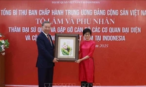 Tổng Bí thư Tô Lâm thăm Đại sứ quán, gặp gỡ cán bộ các cơ quan đại diện và cộng đồng người Việt Nam tại Indonesia