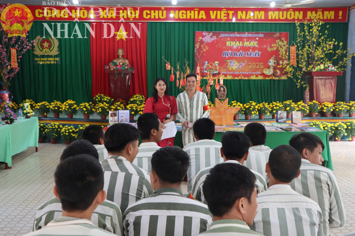 Chương trình giao lưu văn hóa văn nghệ và hái lộc đầu Xuân, tạo không khí phấn khởi cho các phạm nhân. dbnd_tl_z6264507250406-c4cab2655f4411ebb9039f9b80b80c9d.jpg