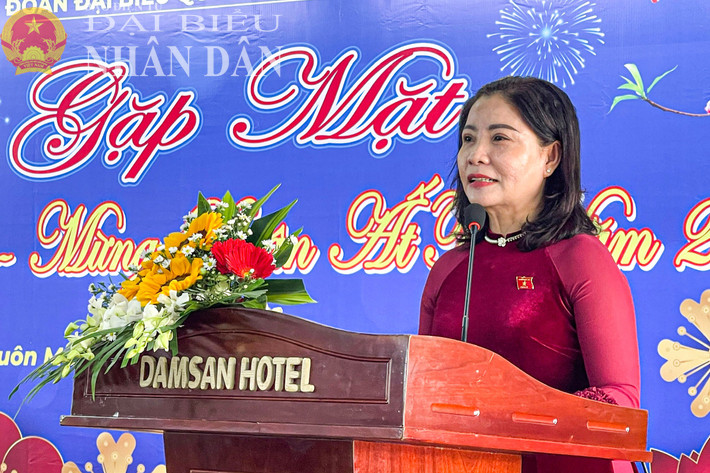 Phó Trưởng đoàn phụ trách Đoàn ĐBQH tỉnh Đắk Lắk Nguyễn Thị Thu Nguyệt phát biểu tại buổi gặp mặt dbnd_tl_z6249200831629-85c41350f3e224f0bb6900656c6c0f42.jpg