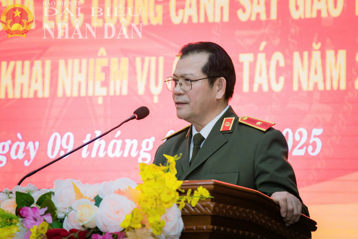 Giám đốc Công an tỉnh Đắk Lắk, Thiếu tướng Lê Vinh Quy phát biểu chỉ đạo tại hội nghị dbnd_tl_z6212064950722-c278603f53a55dc4e64f067df2a4b5b3.jpg