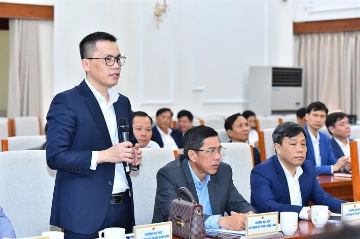 Đại diện các trường từ Bộ LĐTBXH chuyển về Bộ GD-ĐT trao đổi tại buổi làm việc z640272457951756b3fc95cf42a23c629d1b9b18bdc2c8.jpg