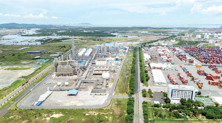 Năm 2024, Bà Rịa – Vũng Tàu thu hút thêm 57 dự án mới và điều chỉnh tăng vốn cho 30 dự án, với tổng vốn đầu tư đạt hơn 2 tỷ USD và hơn 42.013 tỷ đồng, tăng khoảng 2,1 lần so với năm 2023 Năm 2024, Bà Rịa – Vũng Tàu thu hút thêm 57 dự án mới và điều chỉnh tăng vốn cho 30 dự án, với tổng vốn đầu tư đạt hơn 2 tỷ USD và hơn 42.013 tỷ đồng, tăng khoảng 2,1 lần so với năm 2023