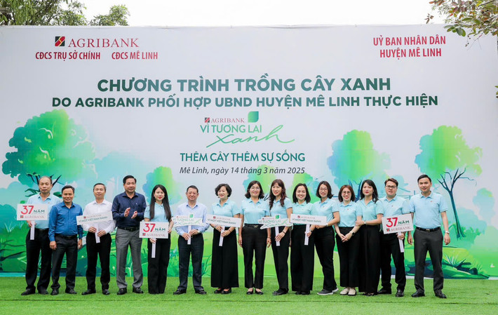 Các đại biểu tham dự sự kiện chụp ảnh lưu niệm anh-4-3.jpg
