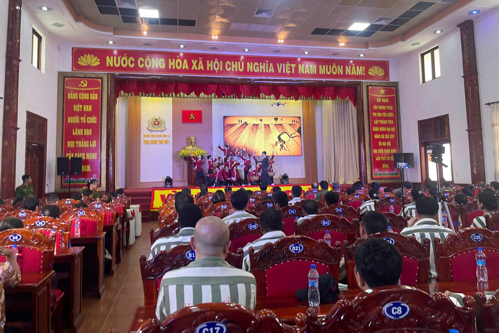 Quang cảnh lễ công bố Quyết định đặc xá z6559742989268-db536566853c76074d8495797efb18b4.jpg