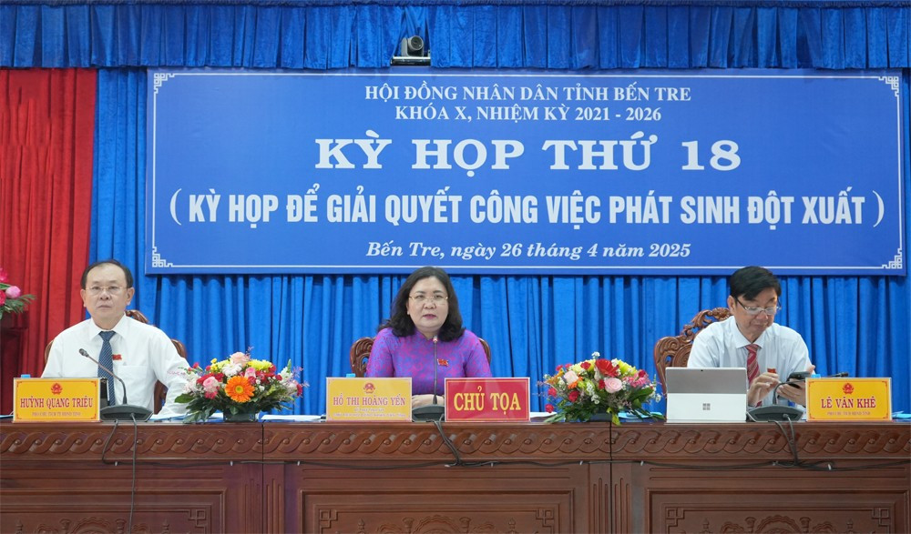 Chủ tọa kỳ họp 4be4758b-8e86-4b83-a6e3-01d2fad74956.jpg