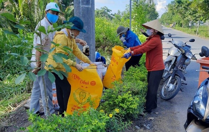 Hành động thiết thực thực hiện Đề án Hậu Giang xanh. Ảnh: Lê Hùng Hành động thiết thực thực hiện Đề án Hậu Giang xanh. Ảnh: Lê Hùng