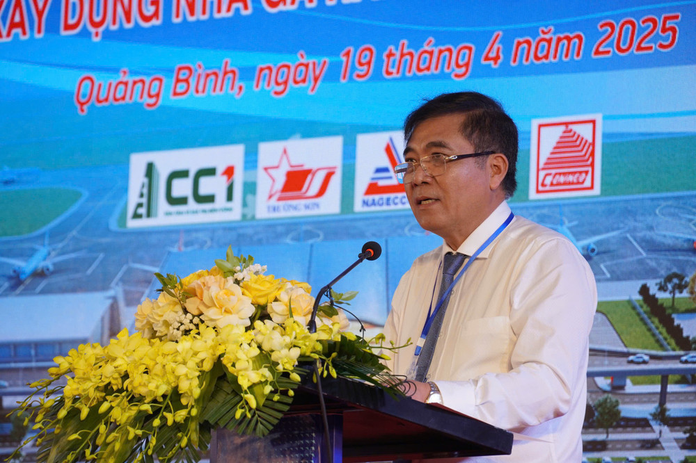 Phó Chủ tịch Thường trực tỉnh Quảng Bình Đoàn Ngọc Lâm phát biểu tại lễ khởi công. Ảnh: Khánh Trinh z6520086044079-91576eb99750244cc72404e677695ce3.jpg