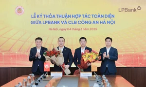 Ngân hàng Lộc Phát và Câu lạc bộ Công an Hà Nội ký kết hợp tác toàn diện 