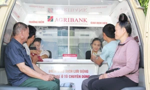 Agribank Sơn La: Hiệu quả giao dịch lưu động bằng xe ô tô chuyên dùng