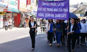 Đoàn kiểm tra liên ngành TP. Ninh Bình kiểm tra hoạt động phòng, chống tác hại của thuốc lá tại Khách sạn MT Collection (phường Đông Thành)