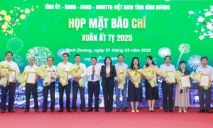 Tỉnh Bình Dương họp mặt báo chí đầu Xuân Ất Tỵ 2025