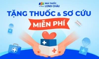 FPT Long Châu tặng thuốc và sơ cứu miễn phí giúp người dân sau bão Yagi