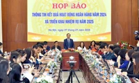 Họp báo