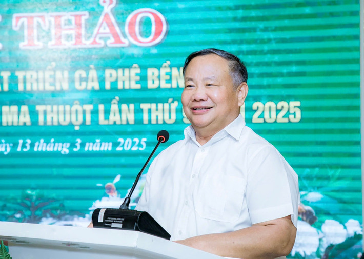 Phó Chủ tịch Hội Nông dân Việt Nam Đinh Khắc Đính phát biểu tại hội thảo t5.jpg