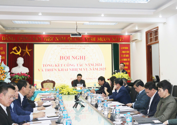 Phó Chủ tịch UBND tỉnh Quách Tất Liêm phát biểu tại hội nghị. Ảnh: T.Tâm z6190351101447-00caca9297a190cb7a7a25b4da26e2db.jpg