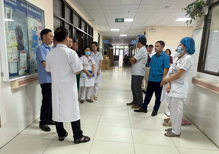 Ban Văn hóa - Xã hội HĐND tỉnh giám sát một số nội dung liên quan đến lĩnh vực y tế trên địa bàn tỉnh tại bệnh viện tỉnh. Ảnh: Hải Dương Ban Văn hóa - Xã hội HĐND tỉnh giám sát một số nội dung liên quan đến lĩnh vực y tế trên địa bàn tỉnh tại bệnh viện tỉnh. Ảnh: Hải Dương