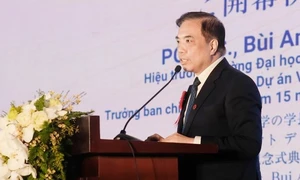 Trường Đại học Ngoại thương thực hiện sứ mệnh phụng sự xã hội bằng chuyển giao tri thức