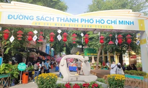 Hơn 1 triệu lượt khách tới Lễ hội Đường sách Tết Ất Tỵ