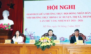 Các đại biểu dự hội nghị 