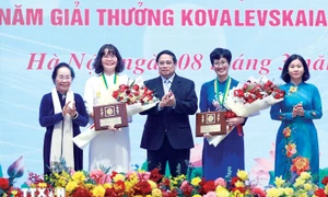 Thủ tướng Phạm Minh Chính: Cần có thêm giải thưởng vinh danh phụ nữ xuất sắc trên các lĩnh vực