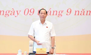 Phó Chủ tịch Quốc hội, Thượng tướng Trần Quang Phương chủ trì làm việc với Chính phủ về bảo đảm trật tự an toàn giao thông