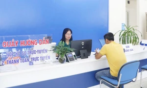 Người dân, doanh nghiệp hài lòng với với chất lượng và thái độ phục vụ của cán bộ, viên chức thuộc Trung tâm Phục vụ - Kiểm soát thủ tục hành chính tỉnh Quảng Ngãi