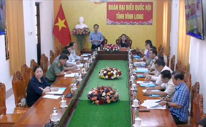 ĐBQH Trịnh Minh Bình (Vĩnh Long) chất vấn ĐBQH Trịnh Minh Bình (Vĩnh Long) chất vấn