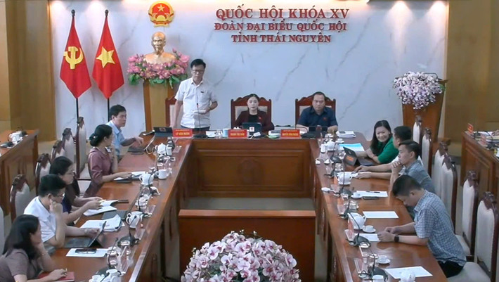 Đại biểu Quốc hội Lý Văn Huấn (Thái Nguyên) chất vấn Đại biểu Quốc hội Lý Văn Huấn (Thái Nguyên) chất vấn