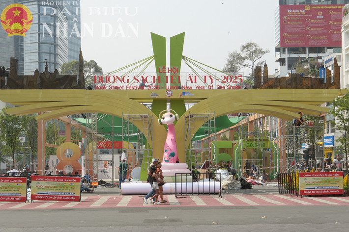 Lễ hội Đường sách Tết Ất Tỵ năm 2025 tại TP. Hồ Chí Minh sẽ diễn ra từ ngày 27.1 - 2.2 (từ 28 tháng Chạp đến Mùng 5 Tết) trên đường Lê Lợi (Quận 1). dbnd_tl_33.jpg