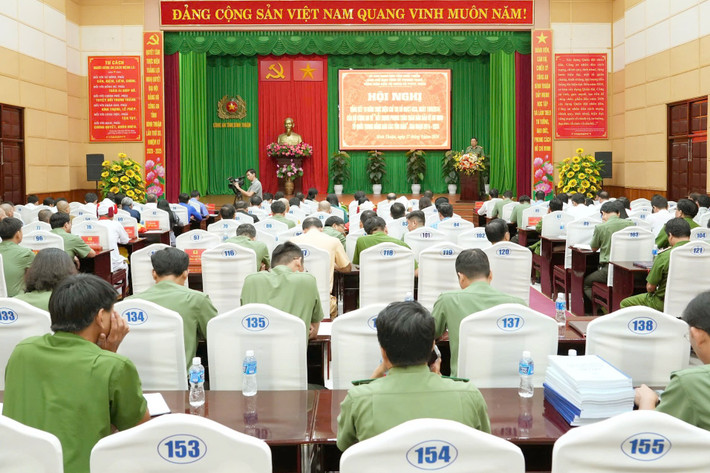 Hội nghị tổng kết 10 năm thực hiện Chỉ thị số 09/CT-BCA-V28 của Bộ Công an về “Đẩy mạnh phong trào toàn dân bảo vệ an ninh Tổ quốc trong đồng bào các tôn giáo” giai đoạn 2014-2024 công an tỉnh Bình Thuận - 4.jpg