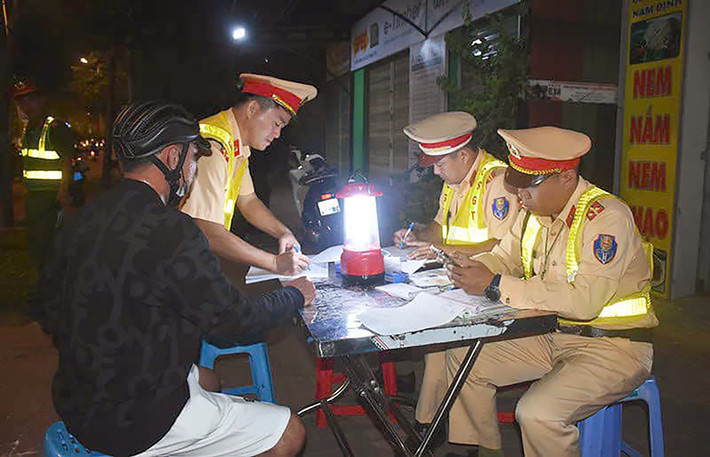 CSGT Bà Rịa - Vũng Tàu tuần tra liên tục, xử lý nghiêm vi phạm, thu vào ngân sách hơn 27 tỷ đồng sau 1 tháng thực hiện Nghị định 168 gt-vt-12.jpg