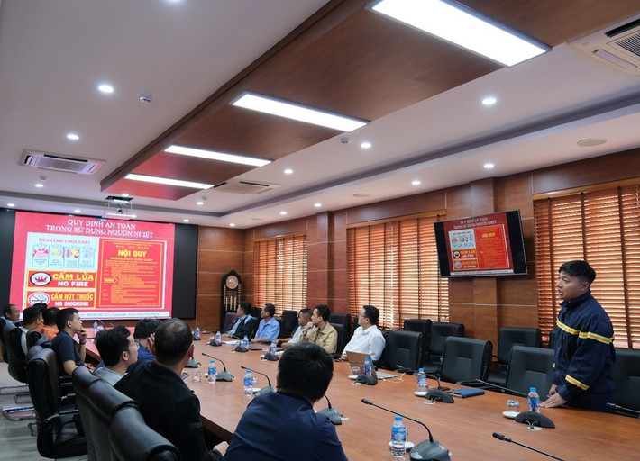 Phổ biến các quy định của pháp luật về PCCC. Ảnh: NPC pho-bien-cac-quy-dinh-cua-phap-luat-ve-pccc-anh-npc.jpg