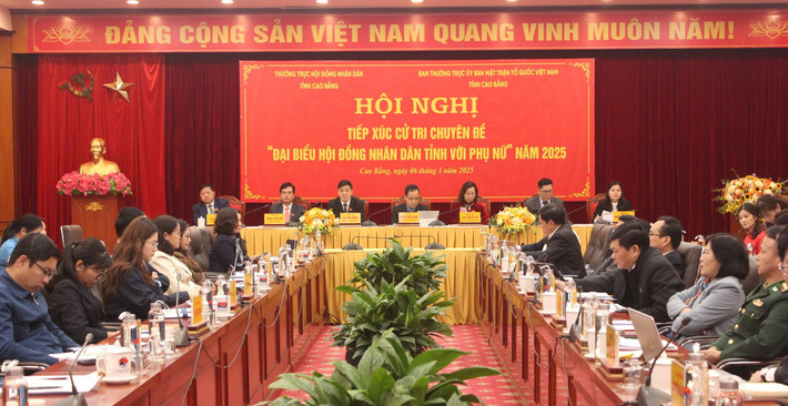 Toàn cảnh hội nghị z6382302859064-8dad336264737a2a3568078ff5fe9ce4.jpg
