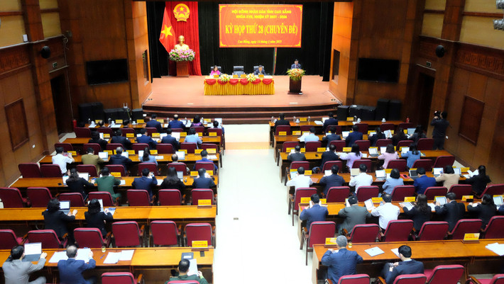 Toàn cảnh kỳ họp toan-canh.jpg