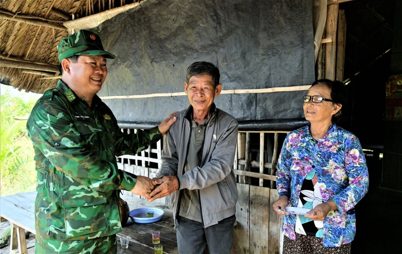 Bộ đội Biên phòng Kiên Giang và người dân đoàn kết bảo vệ vững chắc biên giới Tây Nam 