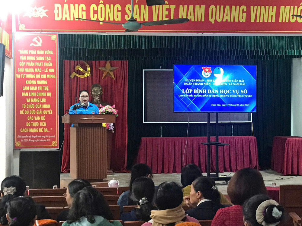 Lớp tập huấn Bình dân học vụ số được Đoàn Thanh niên tỉnh Thái Bình tổ chức z6507216550561-8c8d9f25161e461ff5a0fff196255ed2.jpg