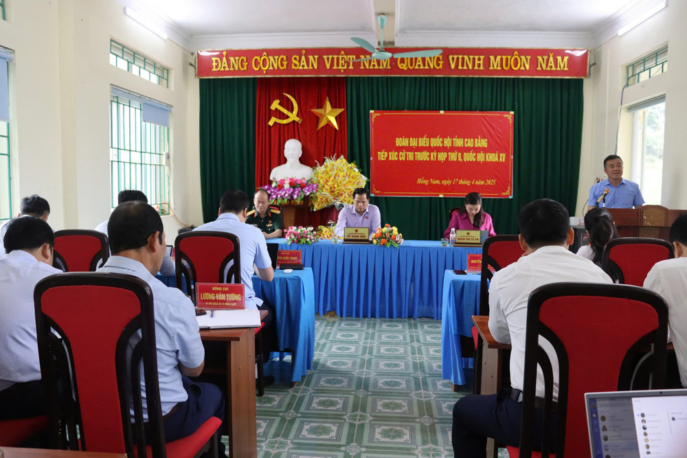 Toàn cảnh buổi tiếp xúc z6514163555589-26dc9505dc47ba3f5d4e2b9c729e7aa5.jpg