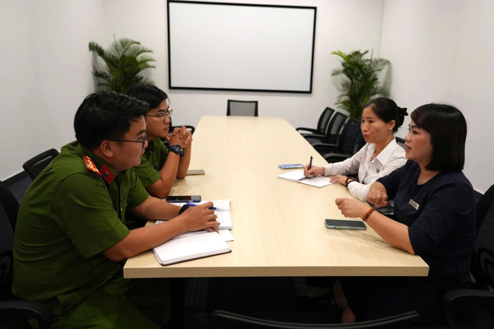 Công an khu vực thường xuyên kiểm tra, nhắc nhở đối với các cơ sở du lịch, lưu trú a02.jpg