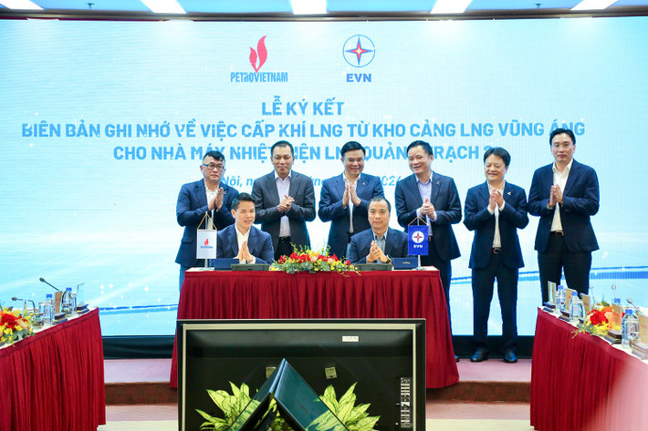 PV GAS và EVN ký kết biên bản ghi nhớ cung cấp LNG cho dự án NMNĐ Quảng Trạch II. Ảnh: PVN 2-5-2069.jpg