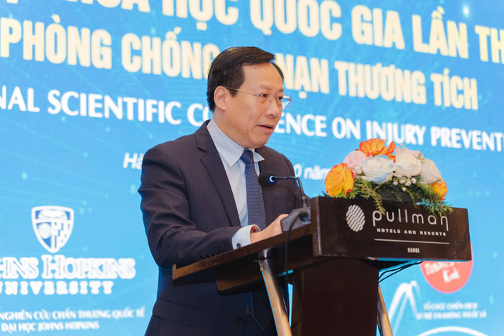 Thứ trưởng Bộ Y tế TS. Lê Đức Luận phát biểu khai mạc hội nghị. Ảnh: Trần Khánh ea63f485419cf9c2a08d-8885-3761.jpg