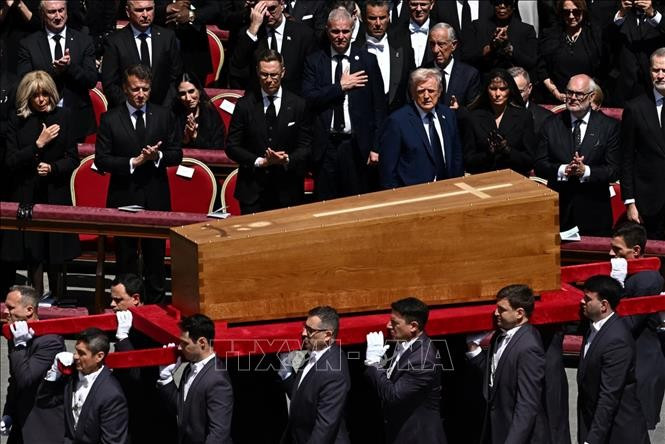 Các nhà lãnh đạo thế giới dự Thánh lễ an táng Giáo hoàng Francis tại Vatican ngày 26.4.2025. Ảnh: REUTERS/TTXVN Các nhà lãnh đạo thế giới dự Thánh lễ an táng Giáo hoàng Francis tại Vatican ngày 26.4.2025. Ảnh: REUTERS/TTXVN