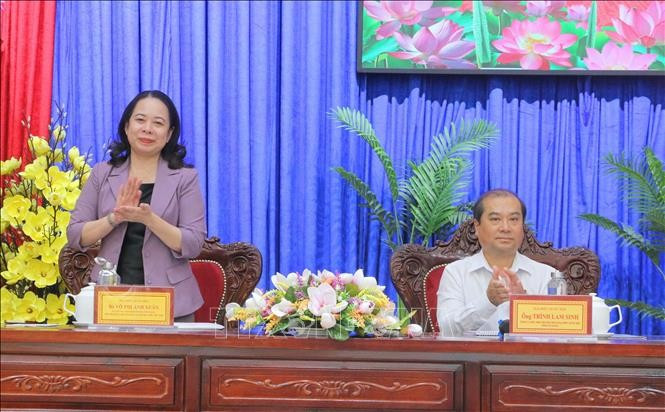 Phó Chủ tịch nước Võ Thị Ánh Xuân tại buổi tiếp xúc cử tri thành phố Long Xuyên, tỉnh An Giang. Phó Chủ tịch nước Võ Thị Ánh Xuân tại buổi tiếp xúc cử tri thành phố Long Xuyên, tỉnh An Giang.