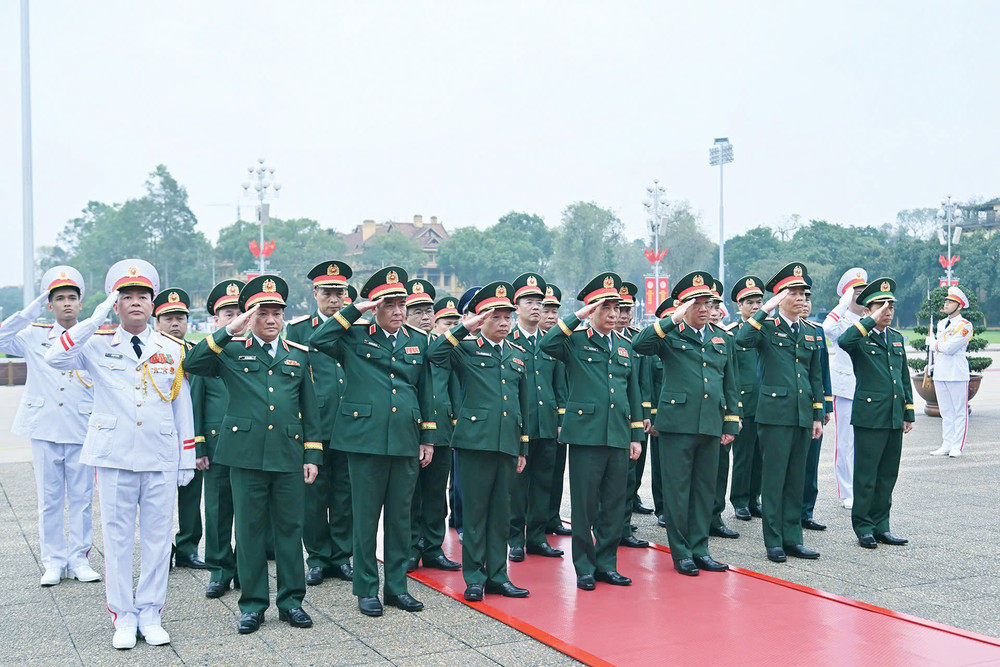 Đoàn đại biểu Quân ủy Trung ương do Ủy viên Bộ Chính trị, Phó Bí thư Quân ủy Trung ương, Bộ trưởng Bộ Quốc phòng, Đại tướng Phan Văn Giang dẫn đầu vào Lăng viếng Chủ tịch Hồ Chí Minh. Ảnh: Lâm Hiển Đoàn đại biểu Quân ủy Trung ương do Ủy viên Bộ Chính trị, Phó Bí thư Quân ủy Trung ương, Bộ trưởng Bộ Quốc phòng, Đại tướng Phan Văn Giang dẫn đầu vào Lăng viếng Chủ tịch Hồ Chí Minh. Ảnh: Lâm Hiển