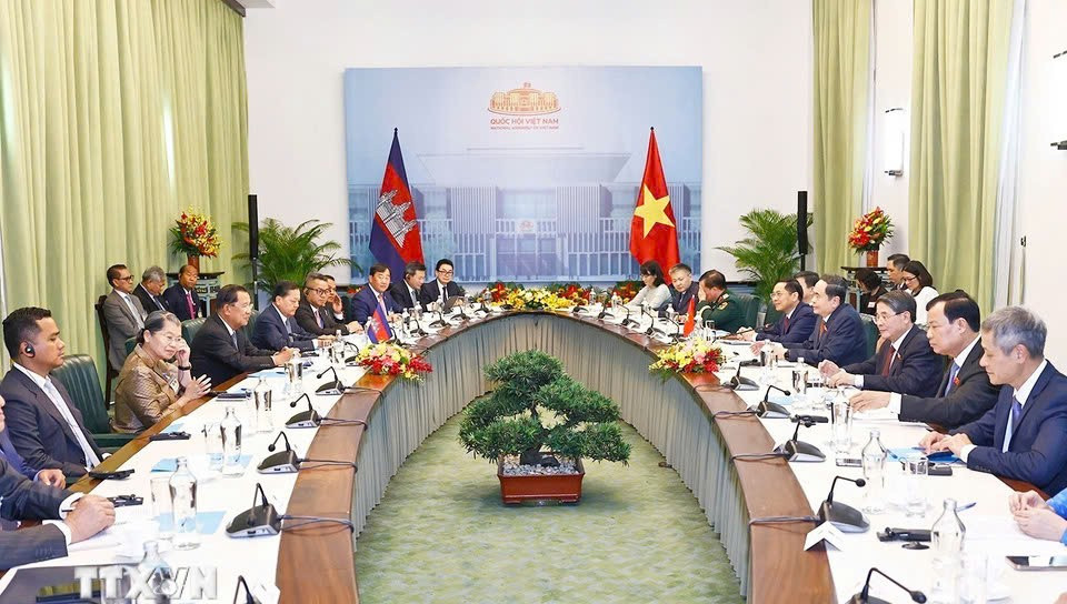 Chủ tịch Quốc hội Trần Thanh Mẫn tiếp Chủ tịch Thượng viện Vương quốc Campuchia Samdech Techo Hun Sen. Ảnh: Doãn Tấn - TTXVN Chủ tịch Quốc hội Trần Thanh Mẫn tiếp Chủ tịch Thượng viện Vương quốc Campuchia Samdech Techo Hun Sen. Ảnh: Doãn Tấn - TTXVN