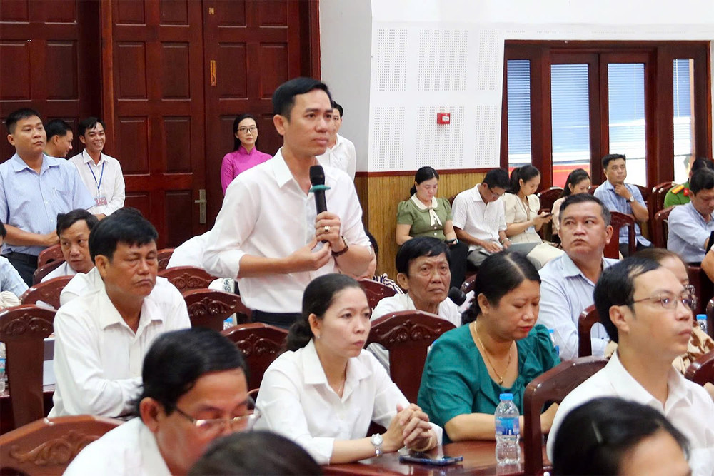 Cử tri Nguyễn Văn Hào, xã Hỏa Tiến, TP. Vị Thanh, tỉnh Hậu Giang phát biểu. Ảnh: Hải Hành Cử tri Nguyễn Văn Hào, xã Hỏa Tiến, TP. Vị Thanh, tỉnh Hậu Giang phát biểu. Ảnh: Hải Hành