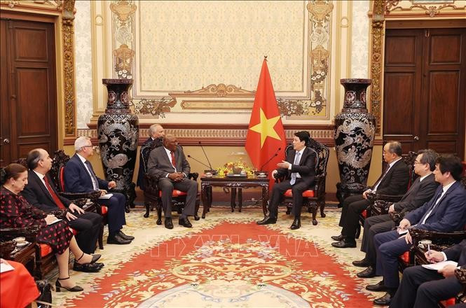 Chủ tịch nước Lương Cường tiếp Phó Chủ tịch nước Cuba Salvador Valdes Mesa. Ảnh: Lâm Khánh/TTXVN Chủ tịch nước Lương Cường tiếp Phó Chủ tịch nước Cuba Salvador Valdes Mesa. Ảnh: Lâm Khánh/TTXVN
