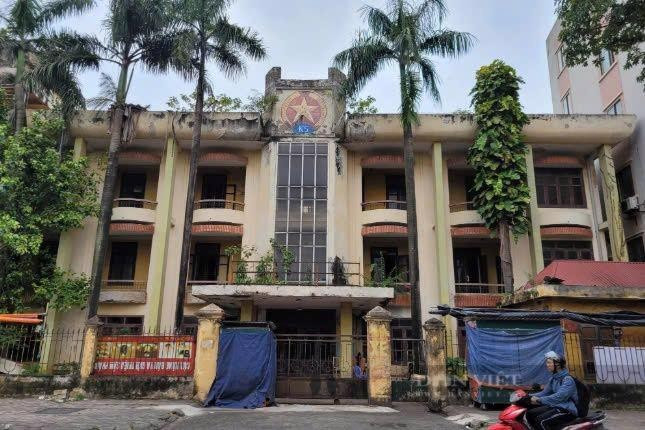 Một trụ sở công bỏ hoang nhiều năm tại quận Hà Đông, TP. Hà Nội tru-so-cong.jpg