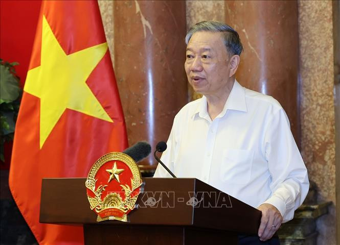 Chủ tịch nước gặp mặt các thanh, thiếu niên tiêu biểu là con em trong lực lượng Công an nhân dân ảnh 1 Chú thích ảnh