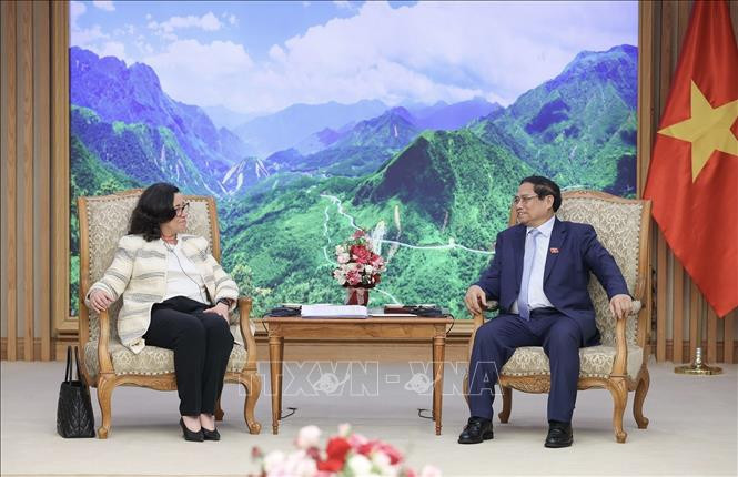 Thủ tướng Phạm Minh Chính tiếp Phó Chủ tịch Ngân hàng Thế giới Manuela V. Ferro. Ảnh: Dương Giang/TTXVN Chú thích ảnh