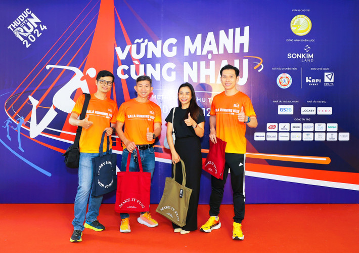 Ban tổ chức giải chạy THU DUC CITY RUN còn chú trọng đến việc thiết kế racekit cao cấp, phù hợp với từng nhóm đối tượng tham gia. 1-2.jpg